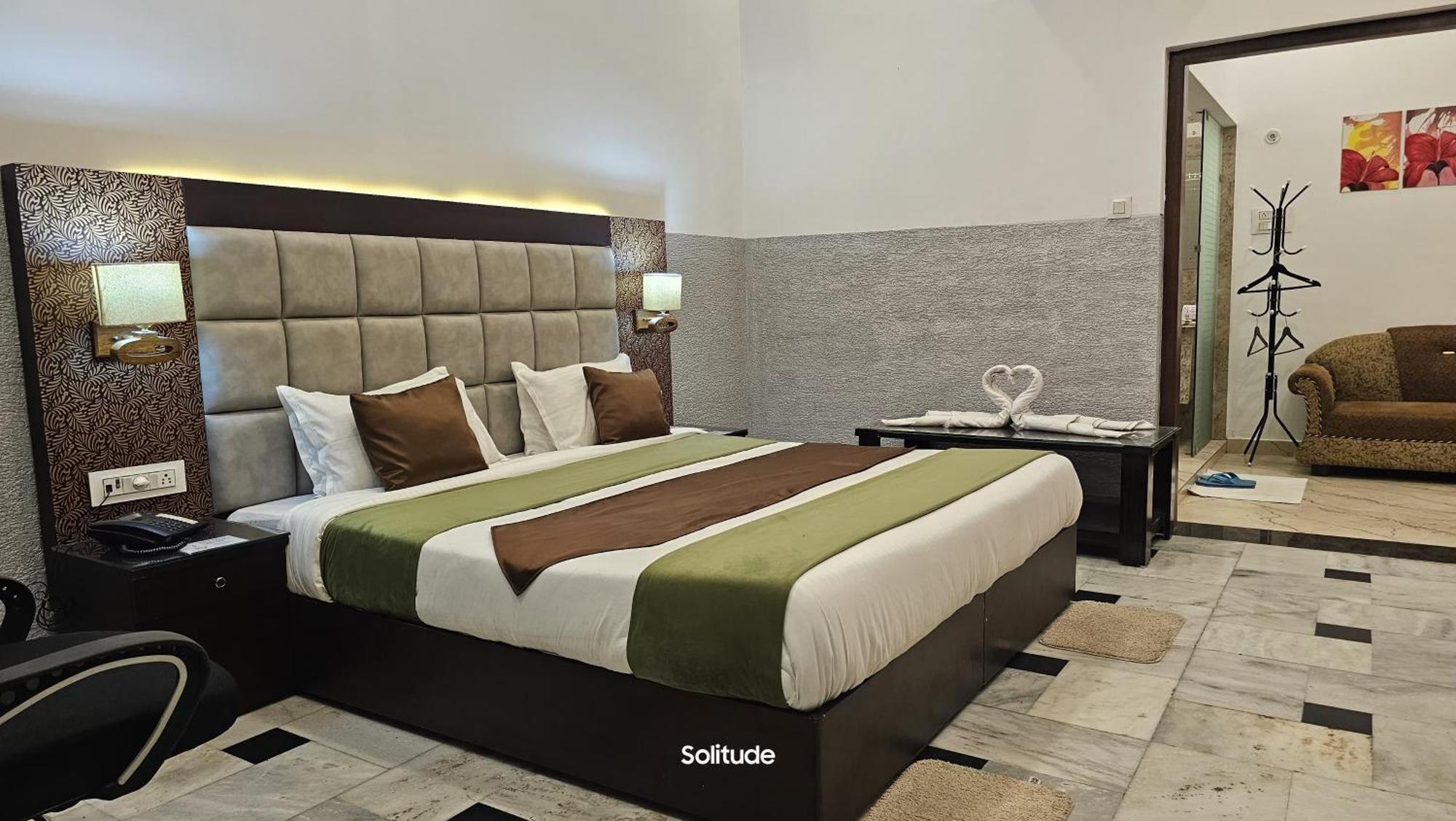 Solitude, The Boutique Hotel Халдвани Экстерьер фото